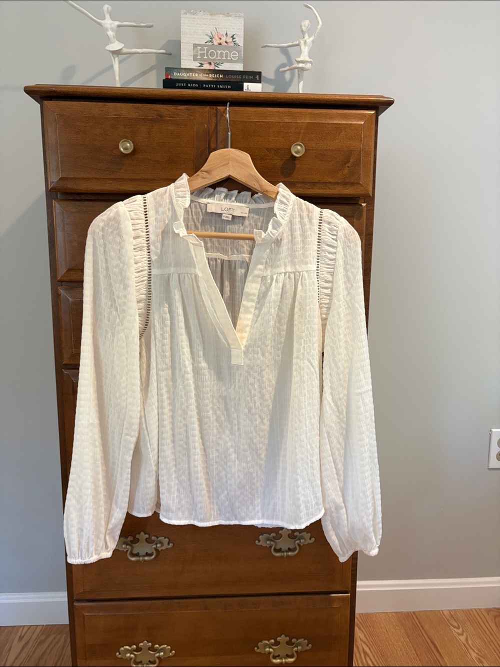 LOFT Cream Textured Ruffled V-Neck Long-Sleeve Blouse